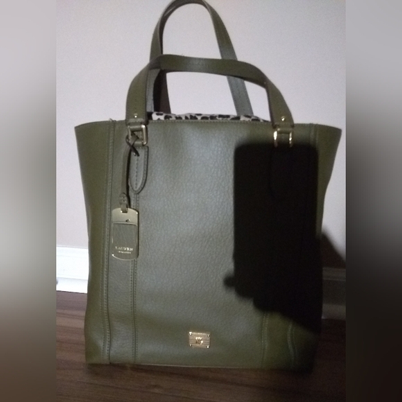Ralph Lauren Handbags - Ralph Lauren💚💚💚 Tote.💜🩵💙GREAT DEAL💜🩵💙* Priced To Sell*